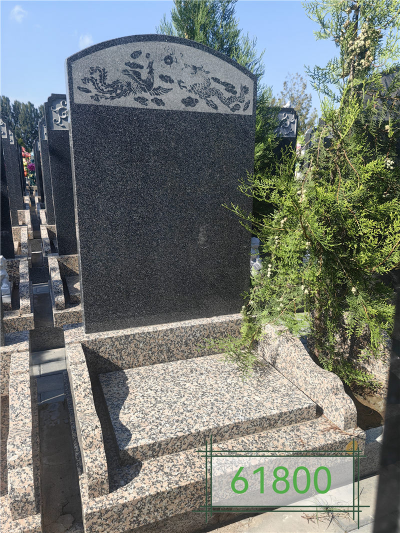 传统立碑