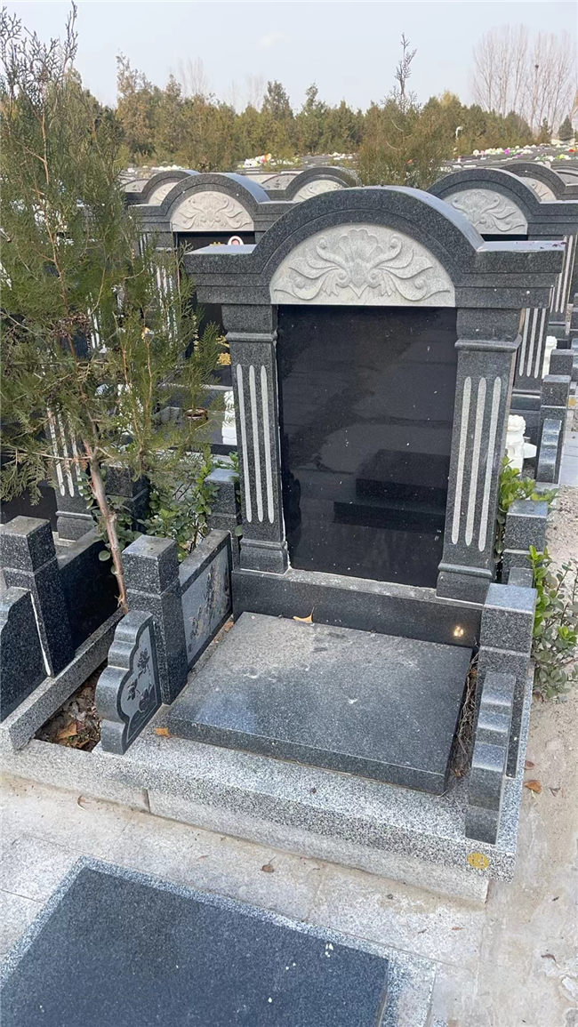 立碑