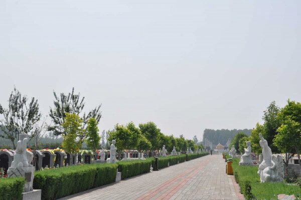 德芳潭陵园性价比高吗？陵园环境怎么样？