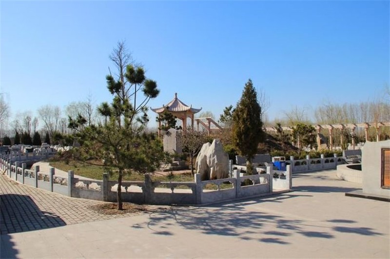 德芳潭陵园价格优惠，环境优美